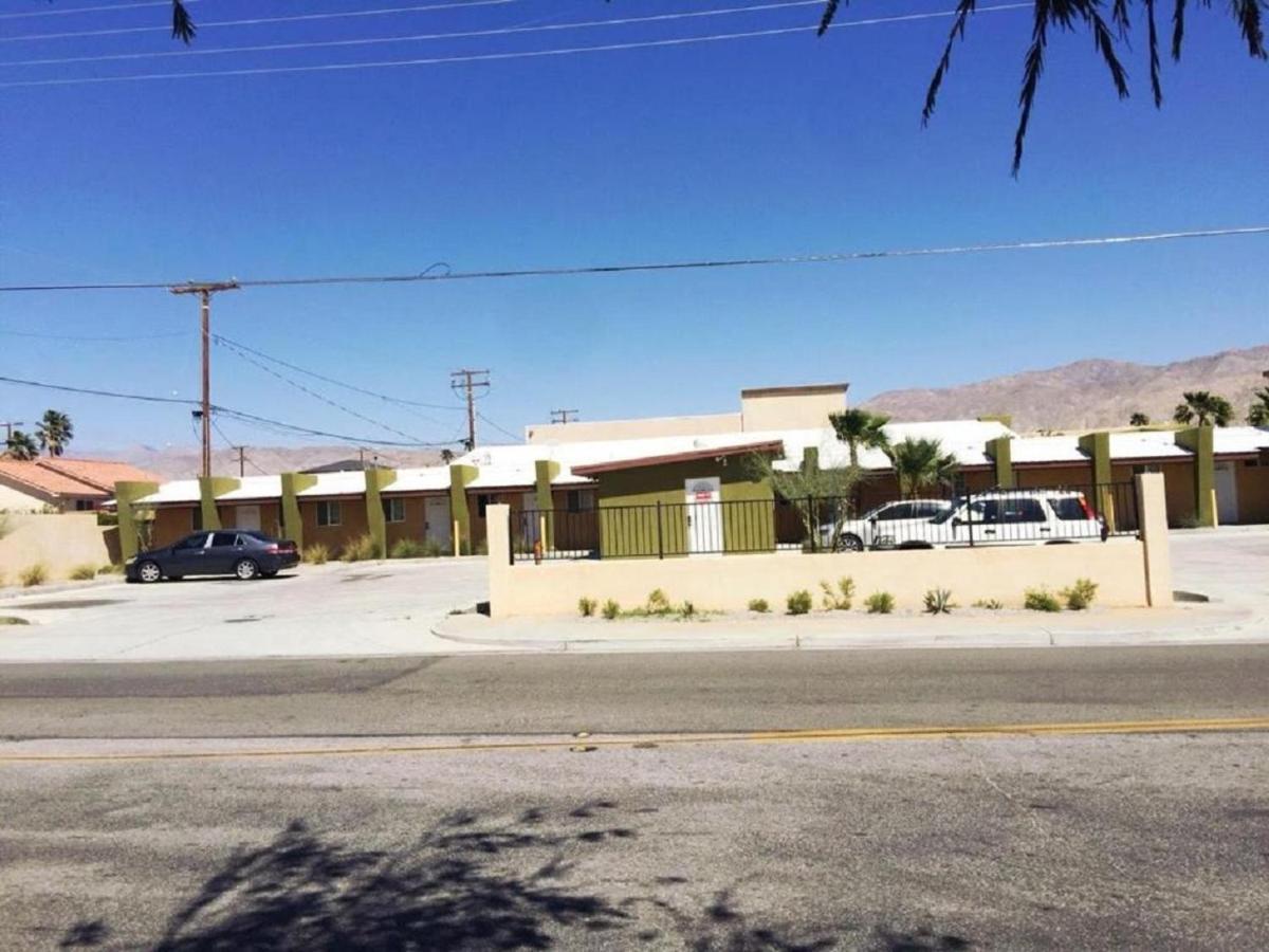 Europa Inn & Suites Desert Hot Springs Extérieur photo